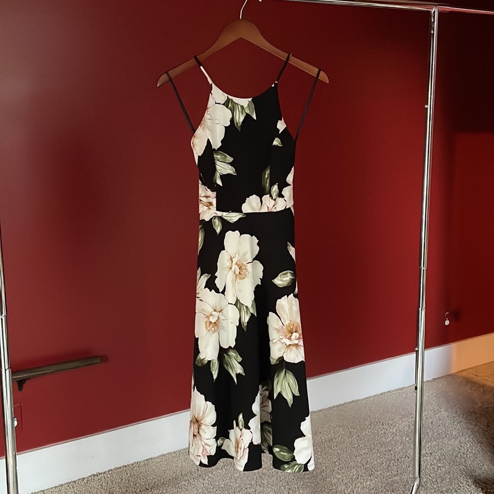 NWT Black & cream colored floral dress Monteau